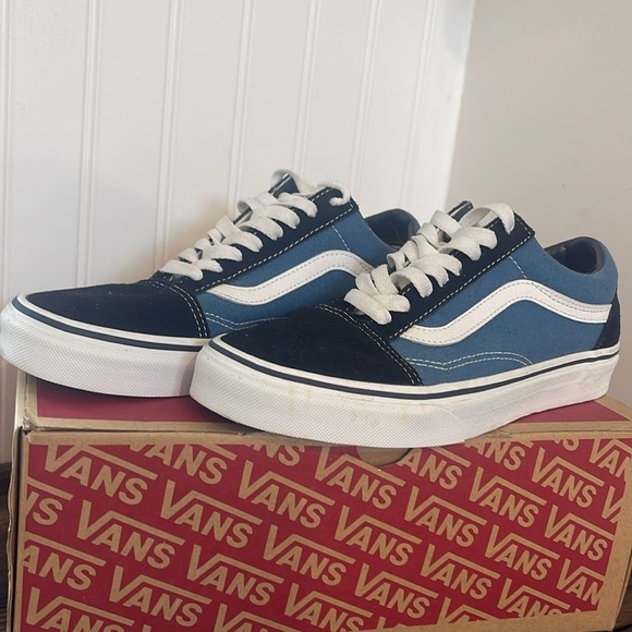 NWT Vans Men's 6.5/ Women’s 9 Old Skool Navy Classic Sneakers - Picture 4 of 5